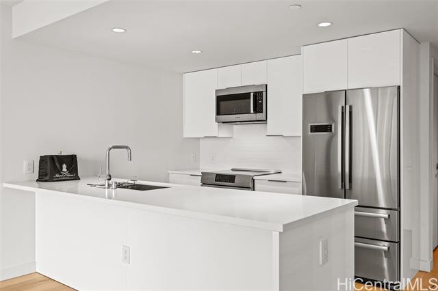 Building Photo - 1001 Queen St