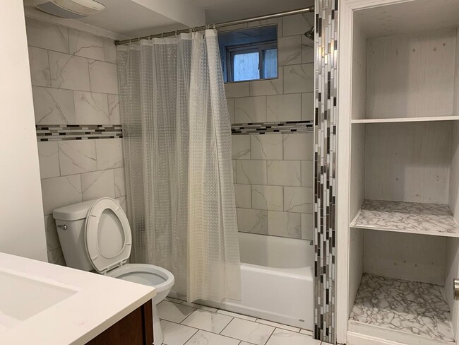 Building Photo - Brookline 6-Bed/3-Bath with Laundry in Unit