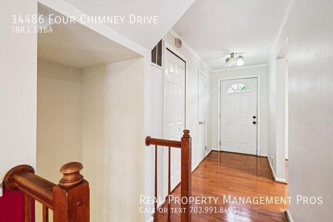 Foto del edificio - 14486 Four Chimney Dr