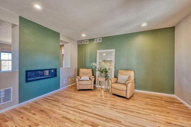 Building Photo - 9928 Olathe St