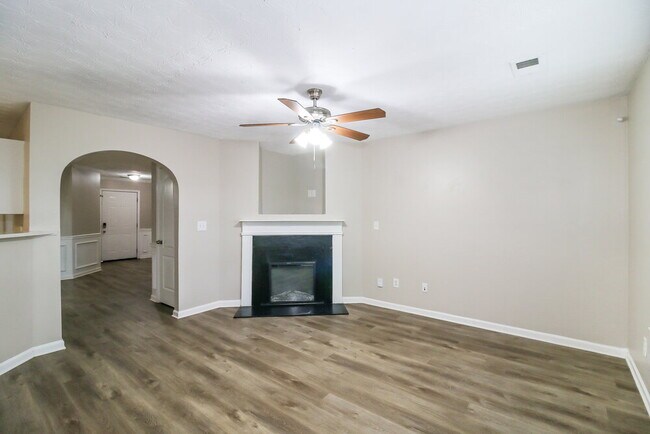 Foto del edificio - 7423 Garnet Dr