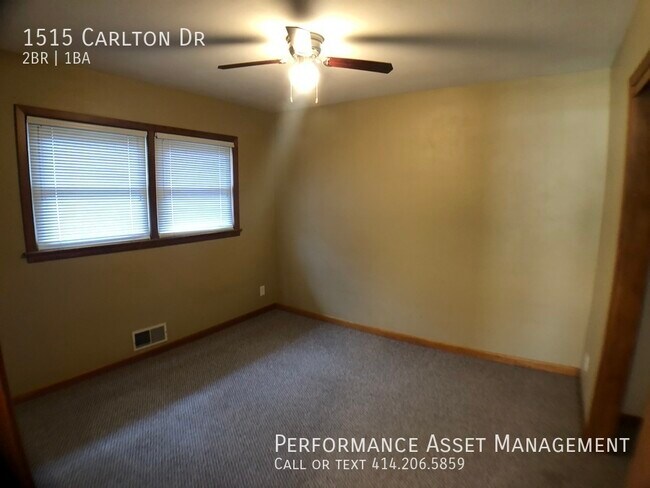 Building Photo - Stunning 2 BR, 1 BA in Racine!