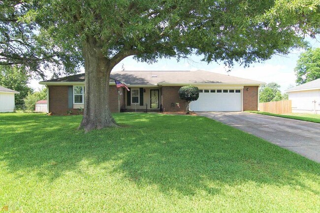 MORE PICS coming soon - 108 Beechwood Dr