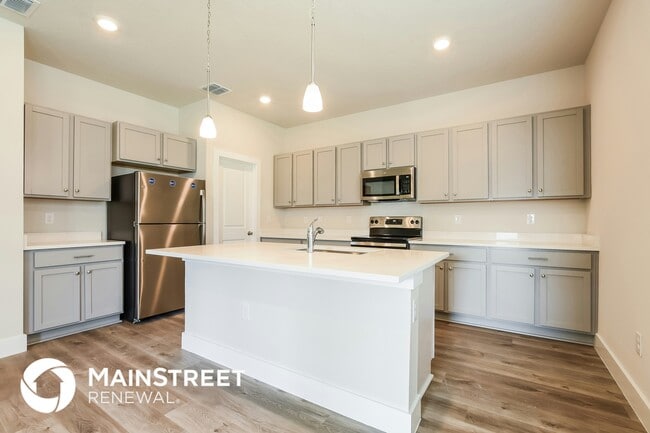 Building Photo - 333 Whiteheart Dr