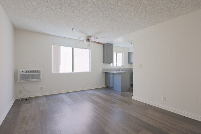 Building Photo - 2839 Francis Ave