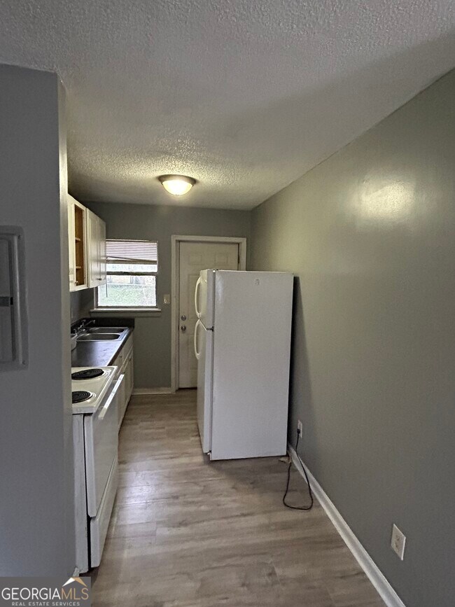 Foto del edificio - 2062 Mutual Ave