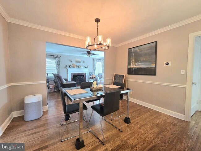 Foto del edificio - 2408 Cameron Mills Rd