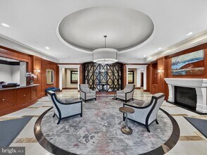 Building Photo - 8220 Crestwood Heights Dr
