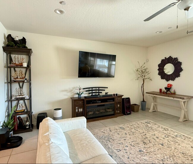 Foto del edificio - 2093 Cortner St