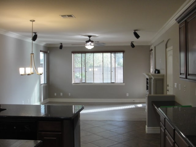 Foto del edificio - 3329 E Ravenswood Dr