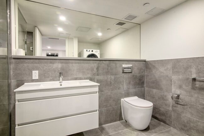 Photo du bâtiment - 3460 Rue Peel