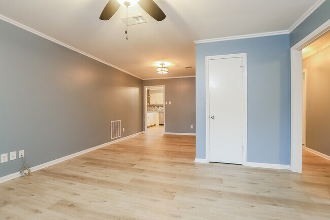 Building Photo - 8407 Pennwood Drive