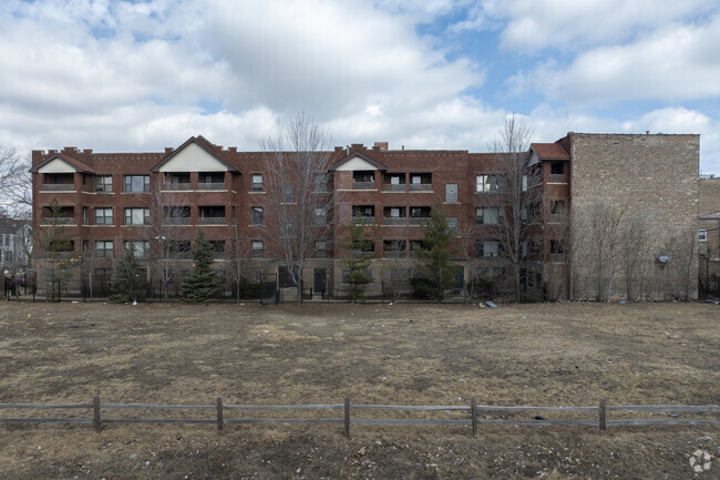 Building Photo - 5219 S Calumet Ave