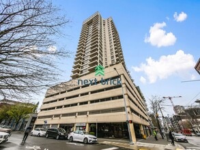 Building Photo - 2201 3rd Ave