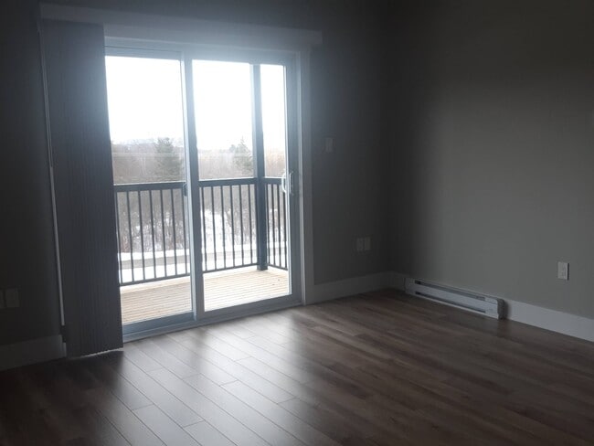 Building Photo - 85 Fieldstone Ct