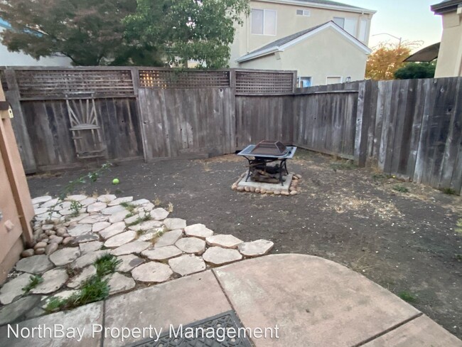 Building Photo - 3 br, 2.5 bath House - 2470 Bramble Way