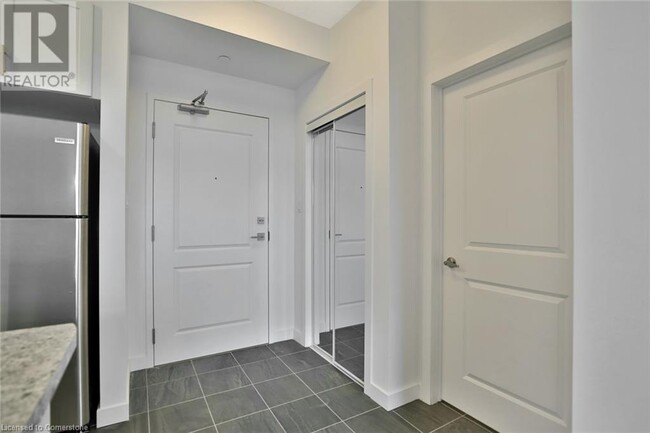 Building Photo - 101 Shoreview Pl