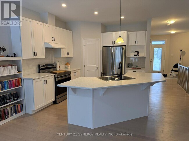 Building Photo - 247 Blackhorse Dr