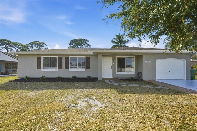 Building Photo - 1969 SE Redwing Cir