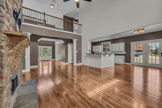 Building Photo - Residential Home in the Beautiful, Hickory Wild!