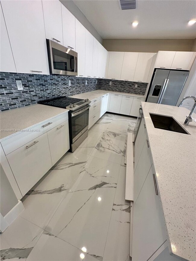 Building Photo - 8348 NW 43rd St