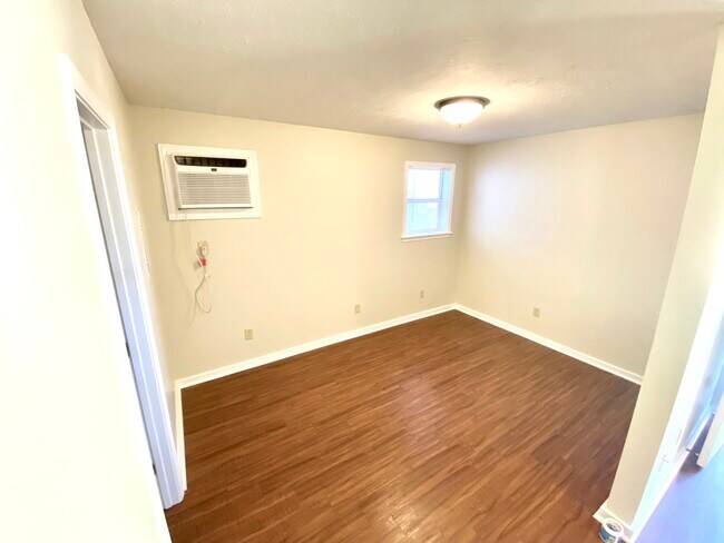 Foto del edificio - 1620 Carrollton Ave