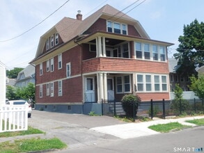 Building Photo - 227-231-231 Edna Ave