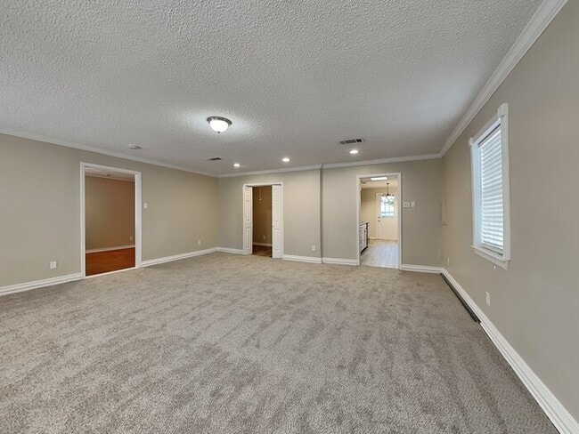 Foto del edificio - 4617 Ashwood Dr
