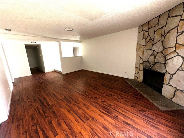 Foto del edificio - 13692 Oakmont Dr