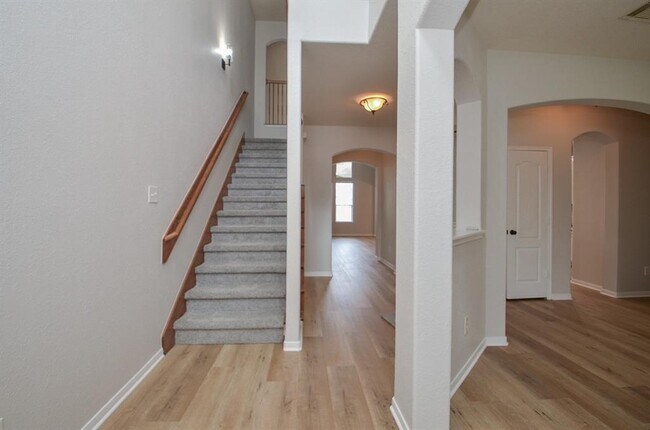 Foto del edificio - 15219 Bartlett Landing Dr