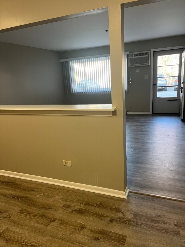 Foto del edificio - 8817 S Roberts Rd