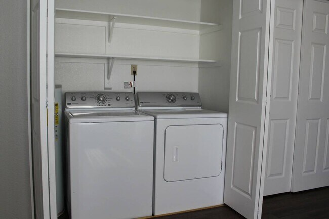 Foto del edificio - Renovated 2x2 Condo Located in N Phoenix!