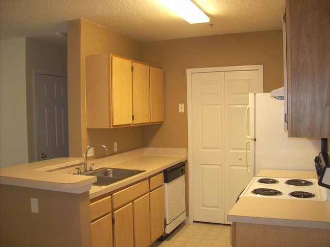 Building Photo - 6524 Swissco Dr