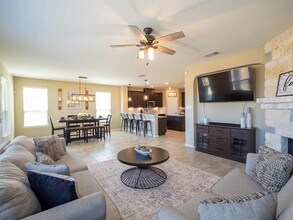 Building Photo - 104 Rocroi Dr