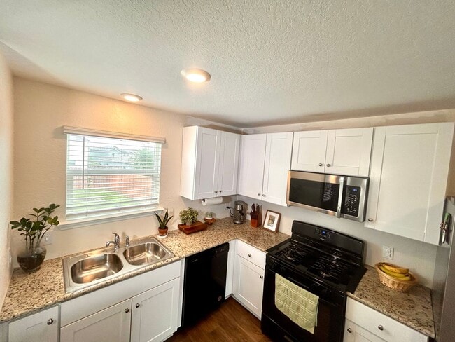 Photo - 15431 Shortwing House