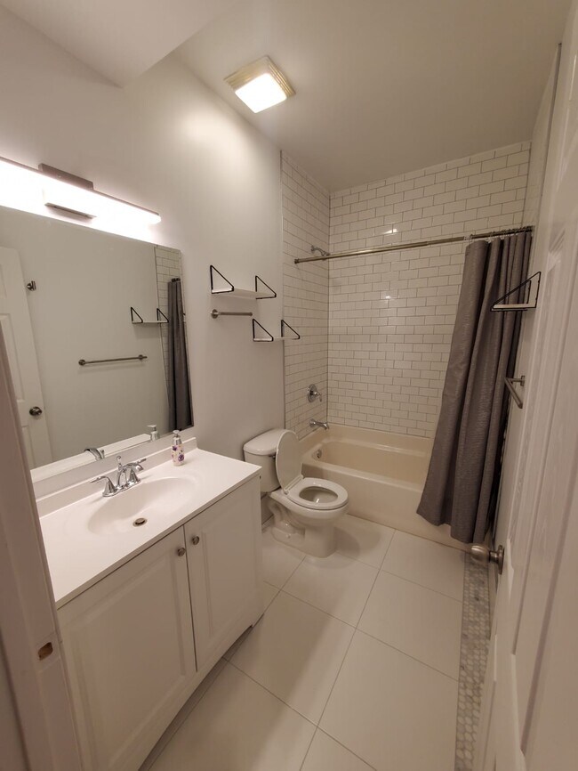 Bathroom 1 - 4128 W Wilcox St