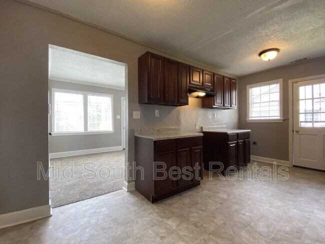 Foto del edificio - 1372 Cooper St