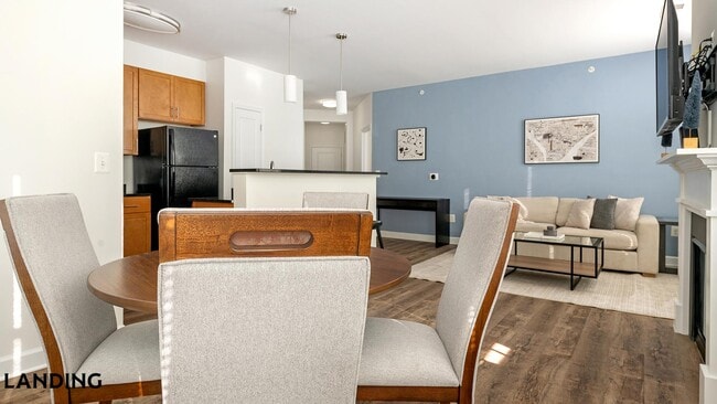 Building Photo - 909 Mansion Dr