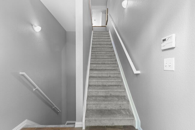 Building Photo - $3,350.00 - 2 Bedroom, 2.5 Bathroom Condo ...