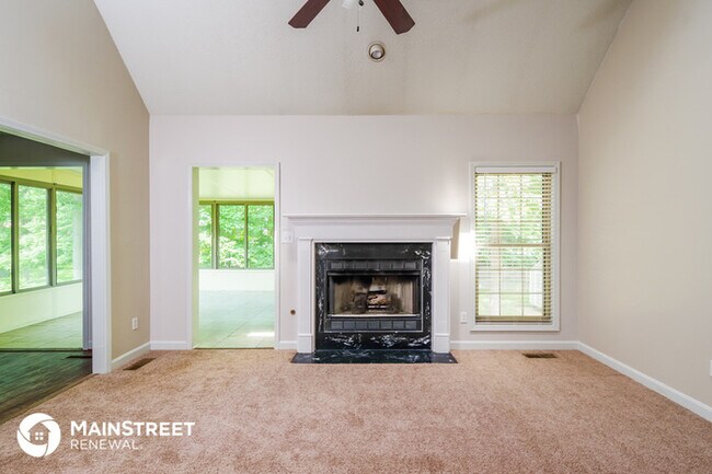Building Photo - 506 Valley College Dr