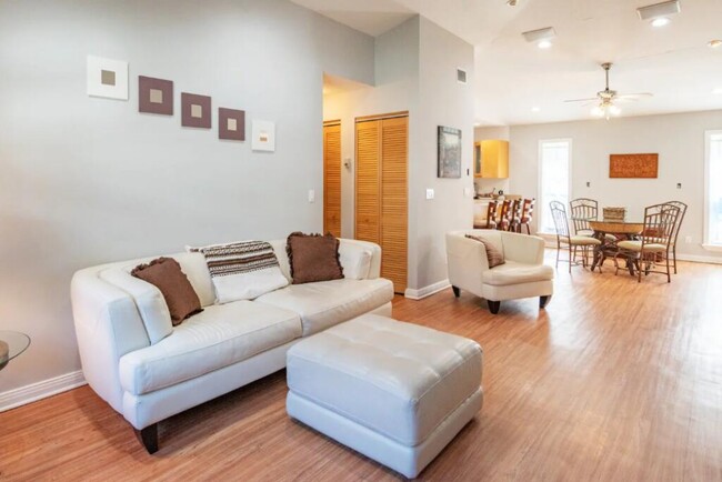 Building Photo - 14075 Wellington Trace