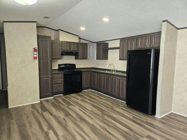 Foto del edificio - 76 Stebbins Dr