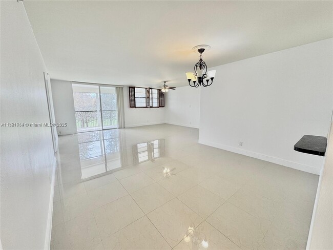 Building Photo - 3150 W Rolling Hills Cir