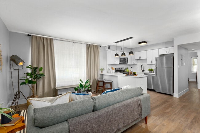 Building Photo - The Square on Delmar