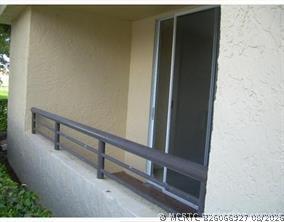 Foto del edificio - 801 Lyons Rd