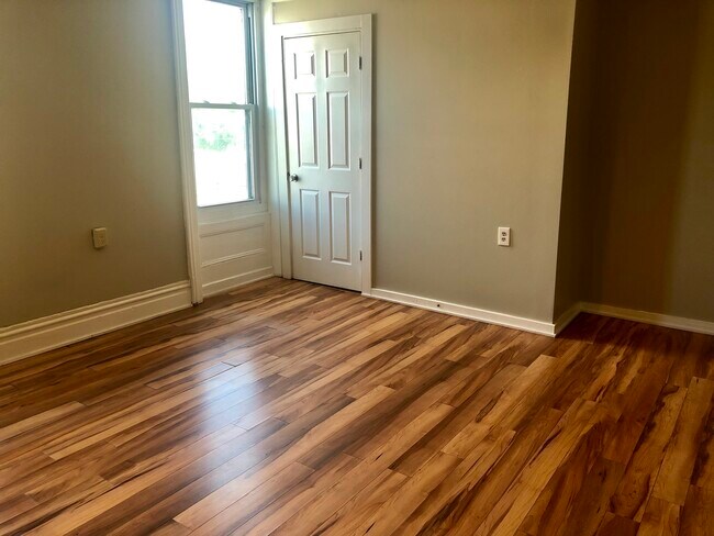 213 Apt 3 Sala de estar - 213-215 4th St