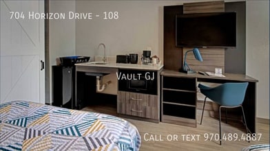 Building Photo - 704 Horizon Dr