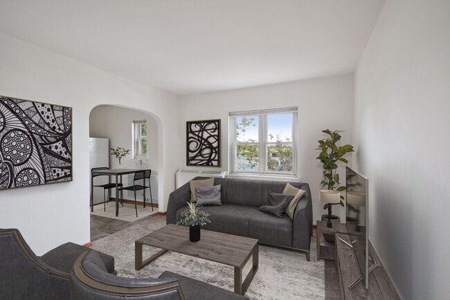 Foto del edificio - Spacious Top-Floor 1BR on Beautiful Iris Park!