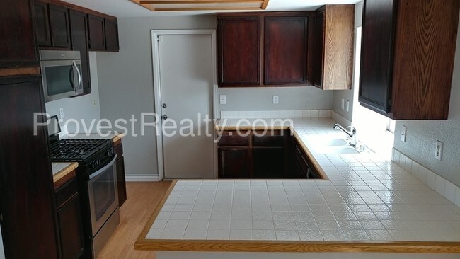 Building Photo - 13583 Avenal St