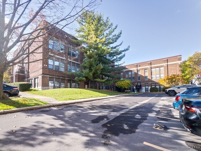 Foto del edificio - 917 Madison St